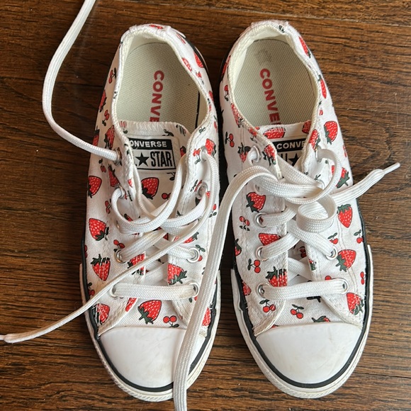 Converse strawberry sneakers - Picture 12 of 12